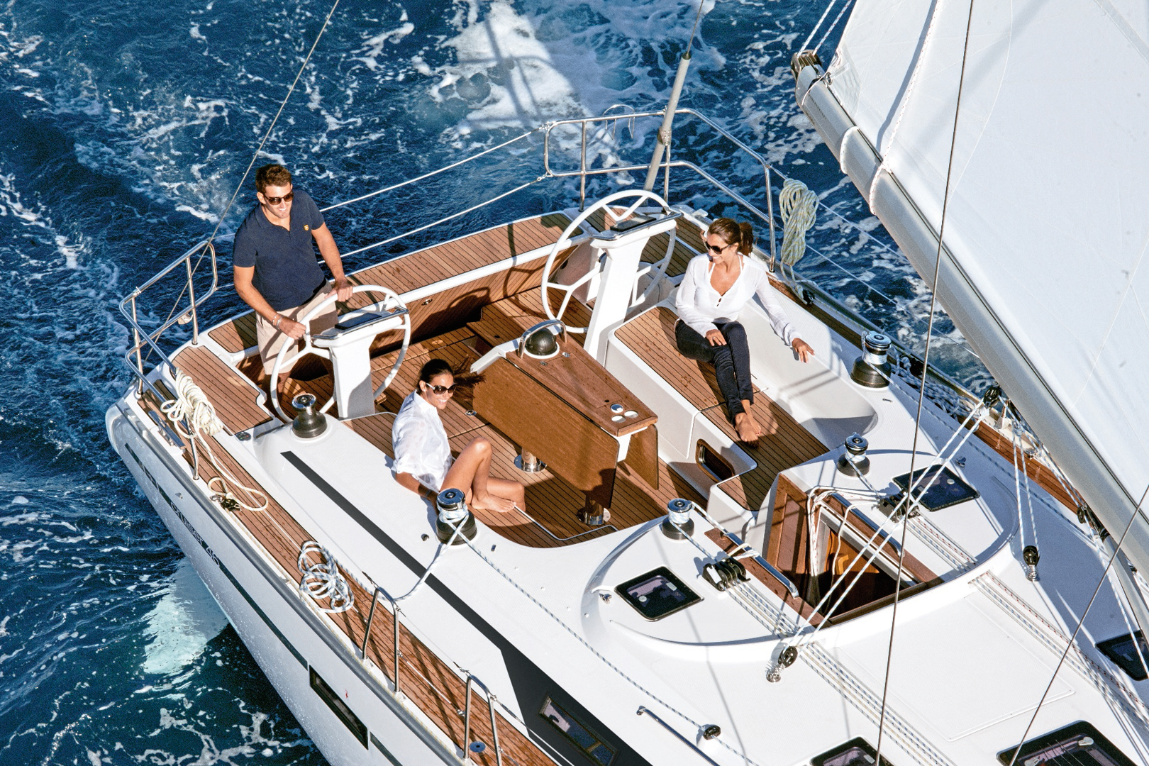 Bavaria Voyager 45 – Deck und Cockpit von achtern